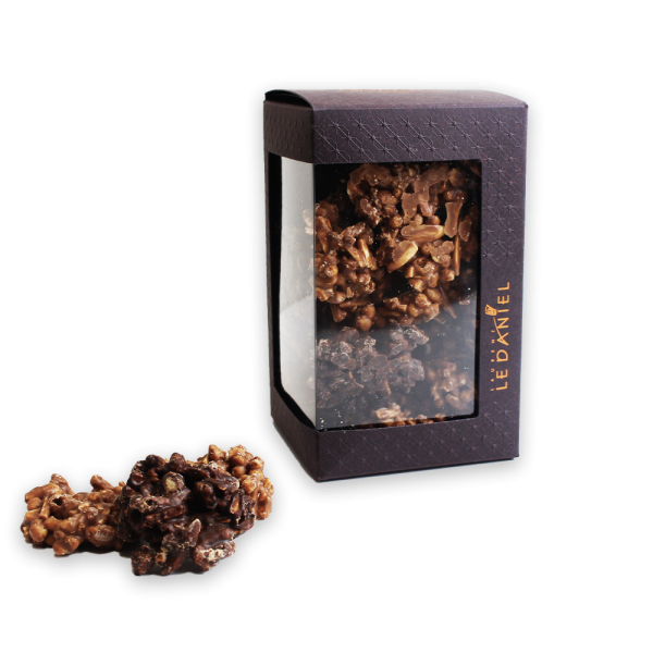 Grignotins chocolat lait noir amandes grillées et riz soufflé gourmandise offrir expédition envoi idée cadeau Laurent le Daniel artisan pâtissier chocolatier macaron glacier confiseur biscuiterie traiteur mof meilleur ouvrier de France pâtisserie à rennes centre-ville alma grand quartier lices halles ille et vilaine bretagne France relais desserts haut de gamme qualité